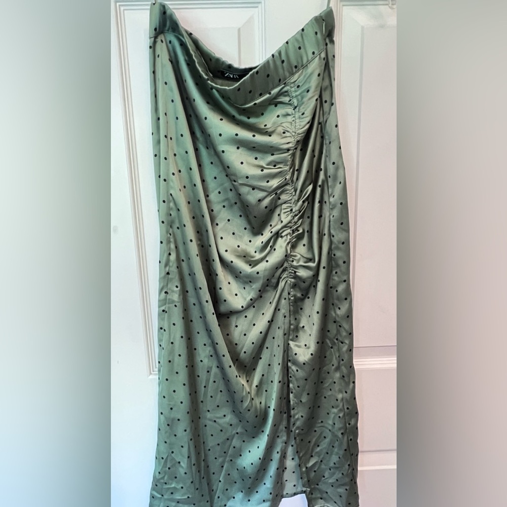 Zara Satin Skirt- Like new - Picture 2 of 13